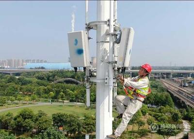 無懼夏日炎熱，以汗水“衛(wèi)”護(hù)通信服務(wù)——記通訊設(shè)備修理人員的堅(jiān)守與奉獻(xiàn)